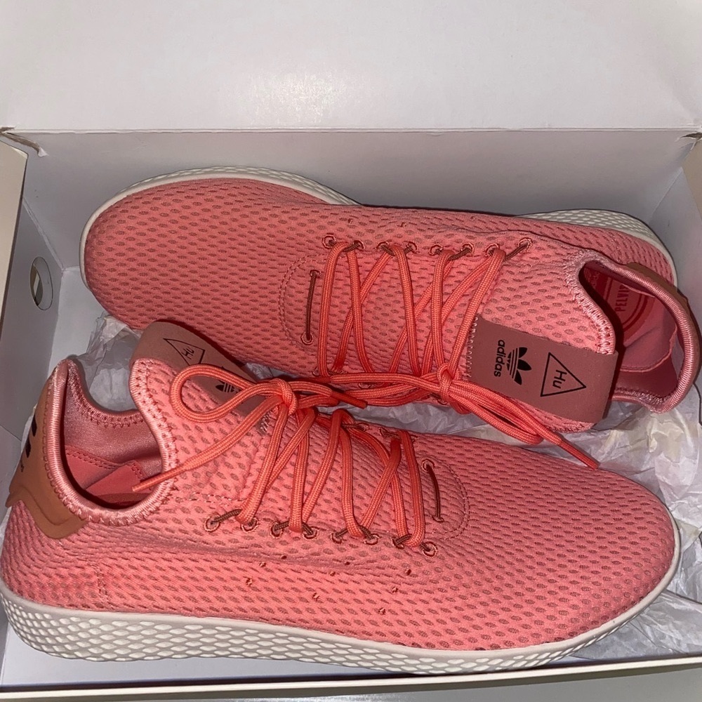 Pharrell Williams tennis hu pink